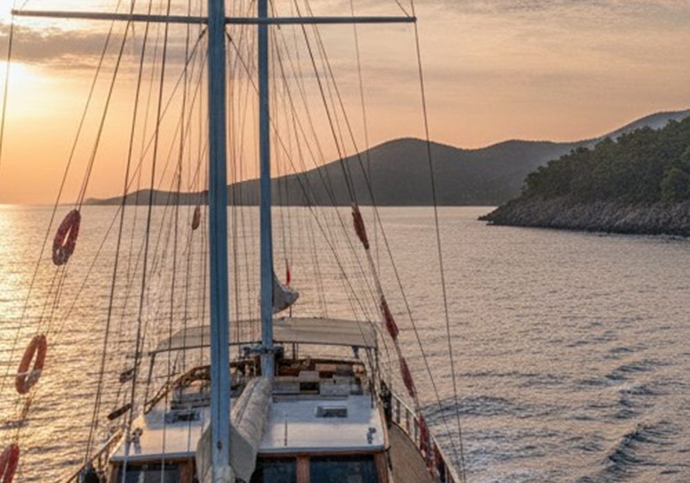 Gulet kokpit ve oturma alanı